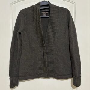 Fenn Wright Manson Merino Wool Green Cardigan Size Medium FLAWED